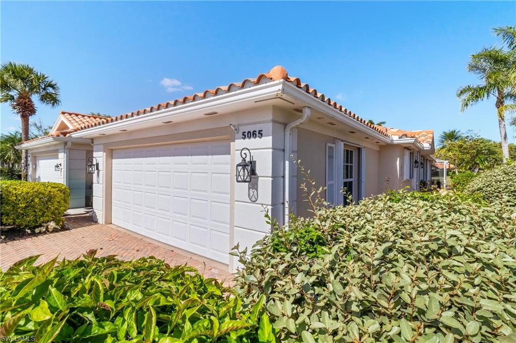 5065 Ventura CT NAPLES, FL 34109
