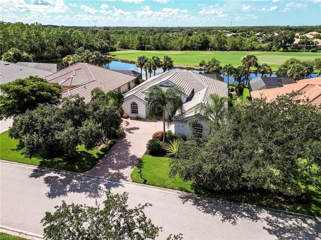 9185 Hollow Pine DR ESTERO, FL 34135