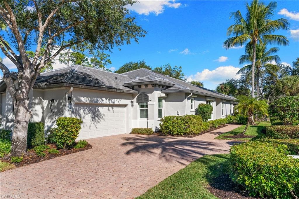 1620 Cayman CT 4 NAPLES, FL 34119