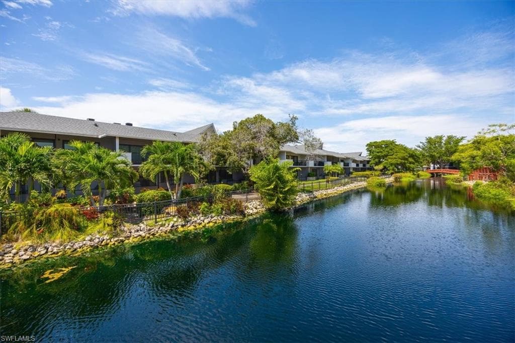 600 Neapolitan WAY 115 NAPLES, FL 34103