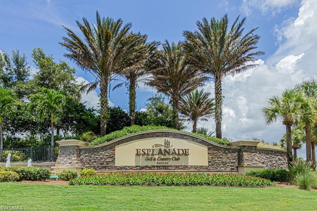 9377 Pocida CT 202 NAPLES, FL 34119