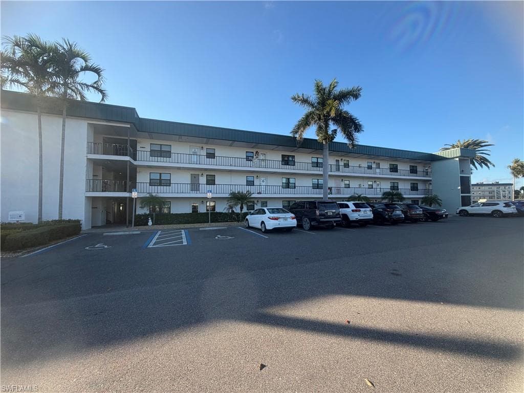 1747 Pebble Beach DR 206 FORT MYERS, FL 33907