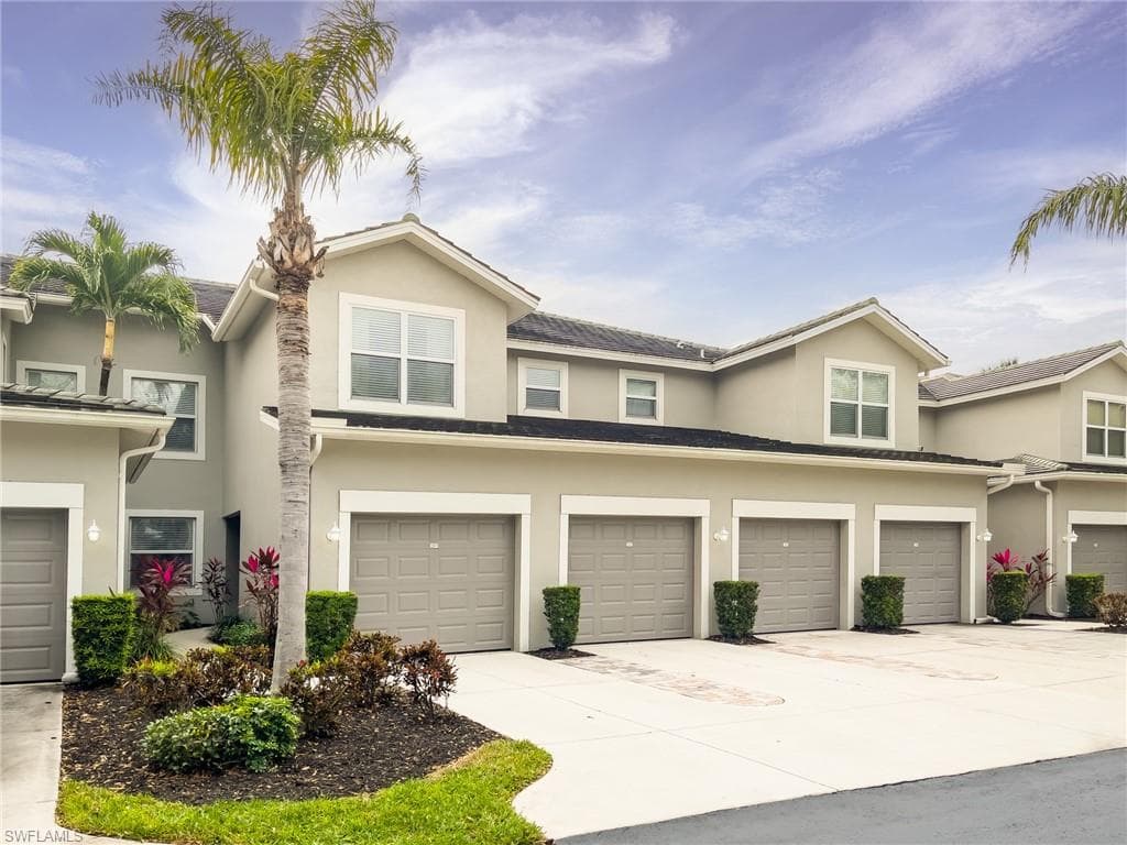 11960 Champions Green WAY 202 FORT MYERS, FL 33913