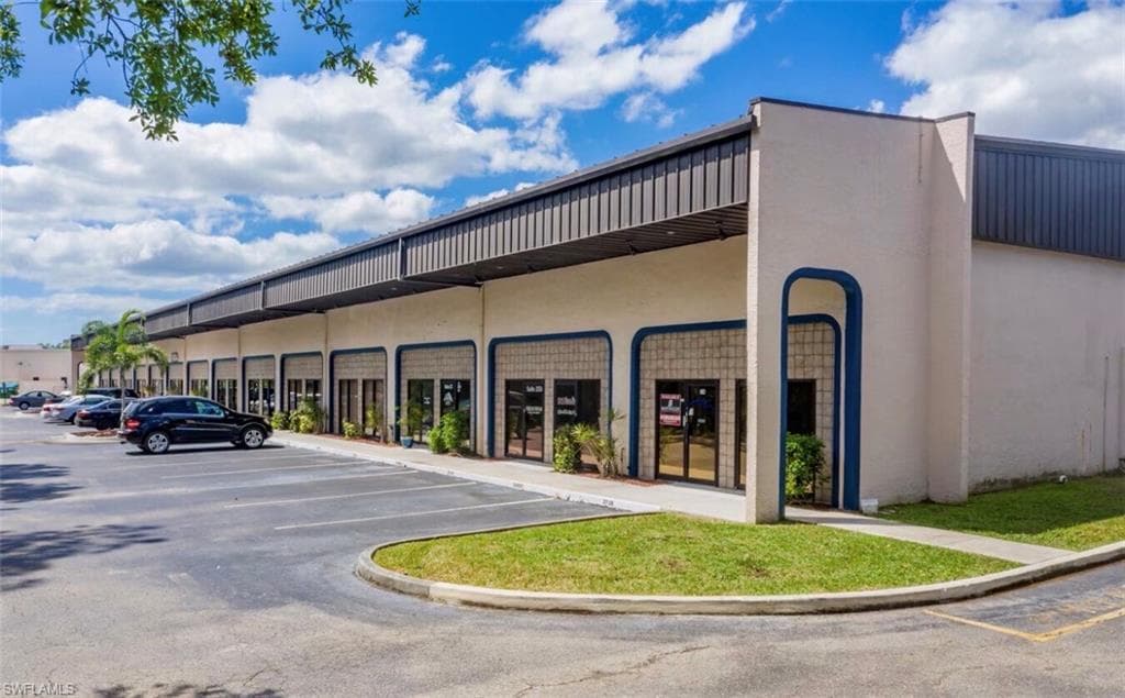 12165 Metro PKWY 23 FORT MYERS, FL 33966