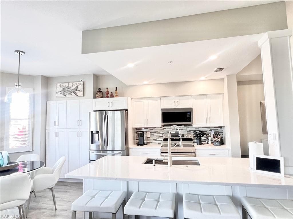 8555 Naples Heritage DR 213 NAPLES, FL 34112