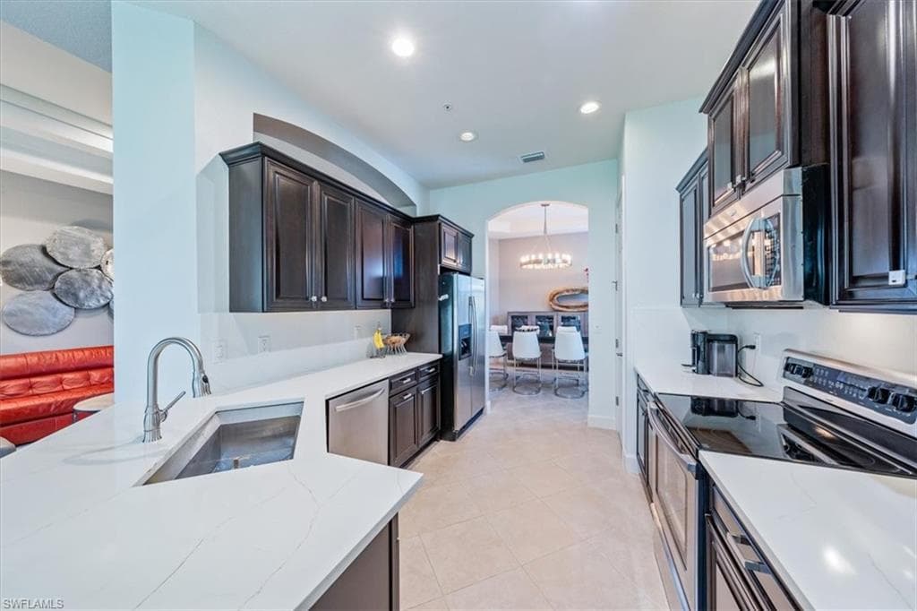 9528 Ironstone TER 201 NAPLES, FL 34120