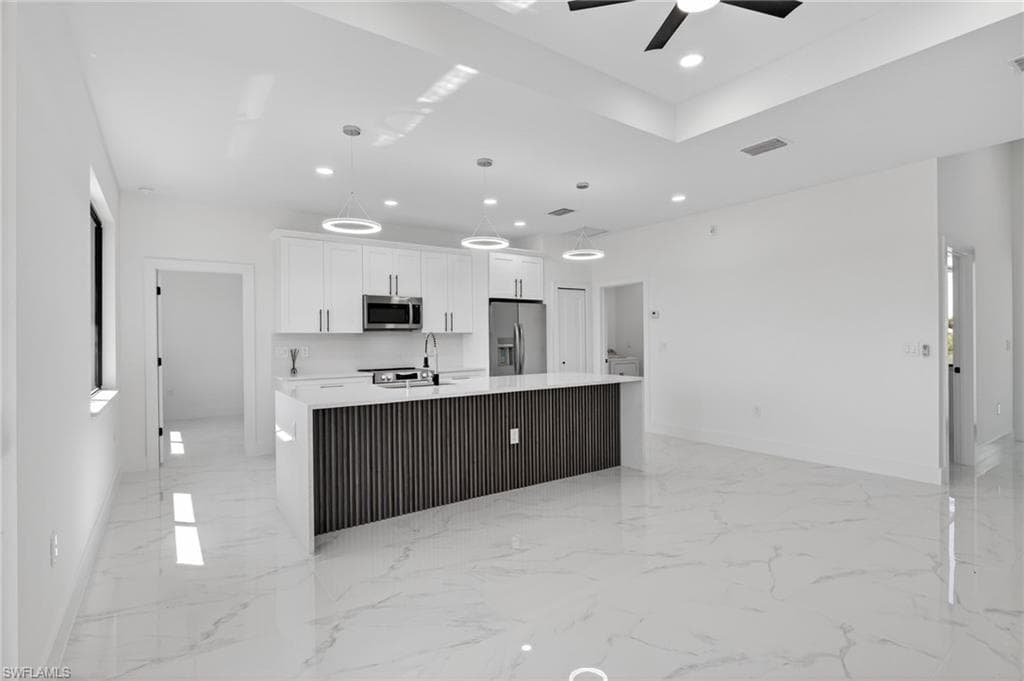 3905 11th ST SW LEHIGH ACRES, FL 33976