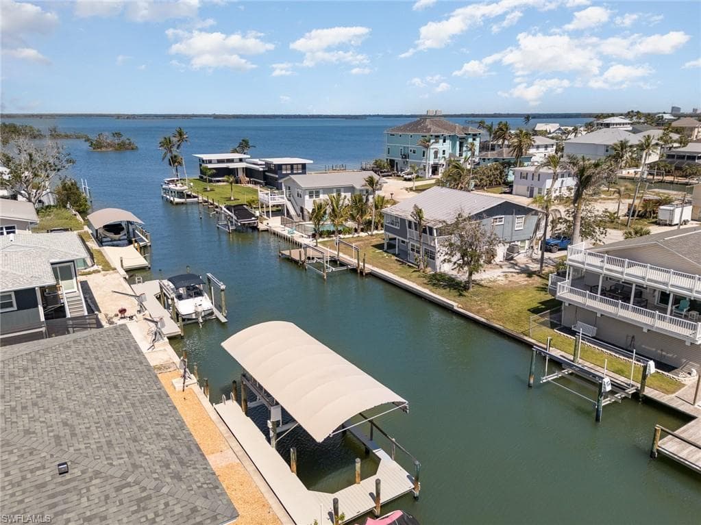 240 Driftwood LN FORT MYERS BEACH, FL 33931