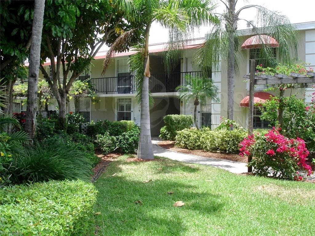 2555 Tamiami TRL N 256 NAPLES, FL 34103