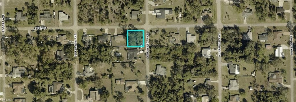 2606 E 3rd ST LEHIGH ACRES, FL 33936