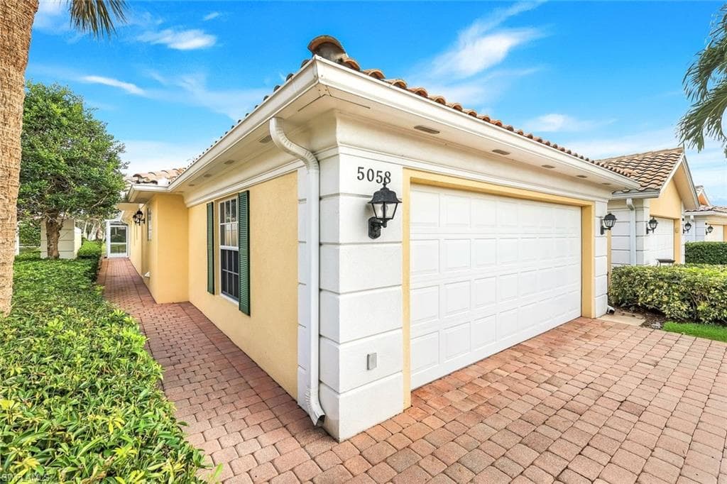 5058 Kingston WAY NAPLES, FL 34119