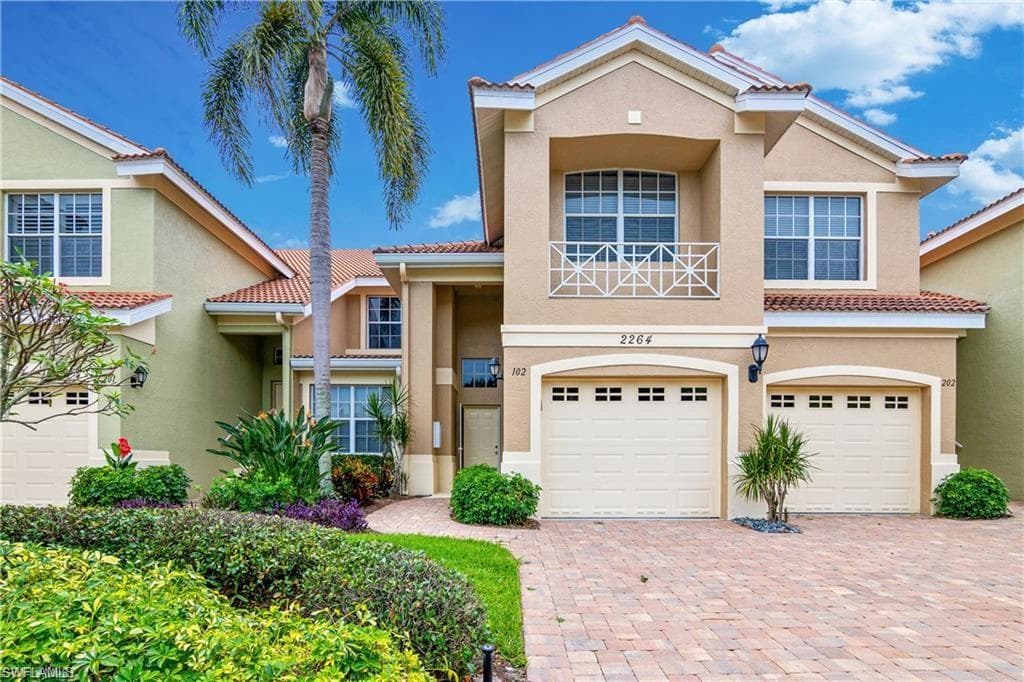 2264 Ashton Oaks LN 4-102 NAPLES, FL 34109