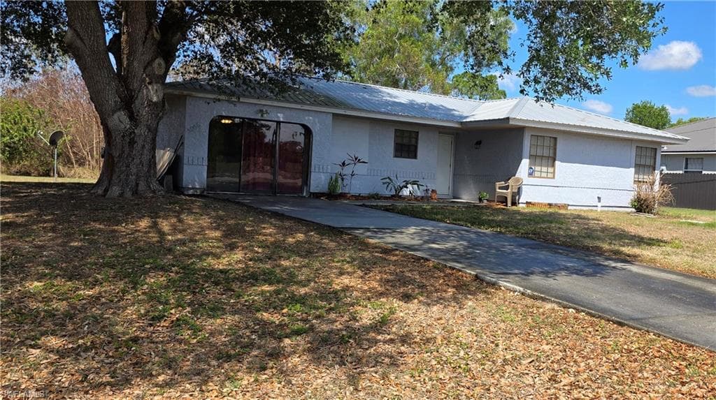 5036 SE Tradewinds CIR LABELLE, FL 33935
