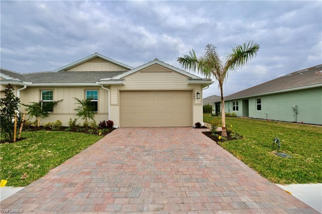 1063 Enbrook LOOP NAPLES, FL 34114
