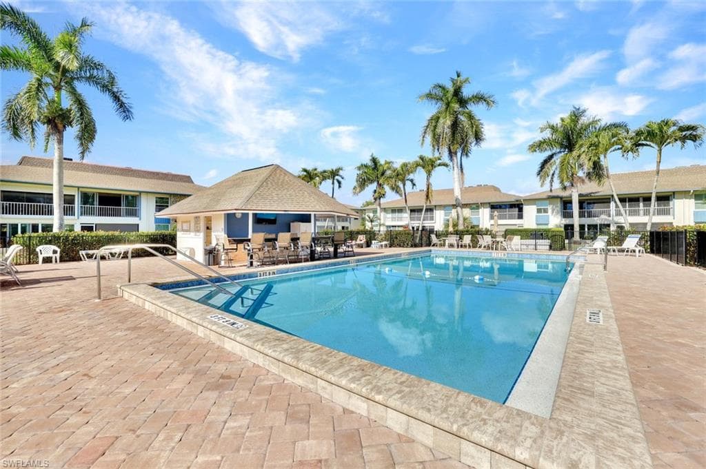 325 Charlemagne BLVD C204 NAPLES, FL 34112