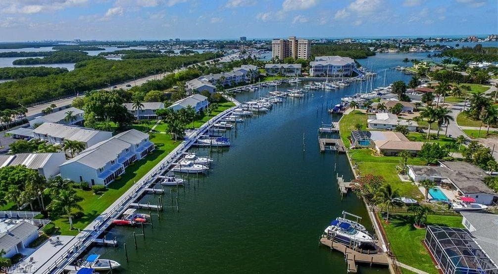 18038 San Carlos BLVD 116 FORT MYERS BEACH, FL 33931