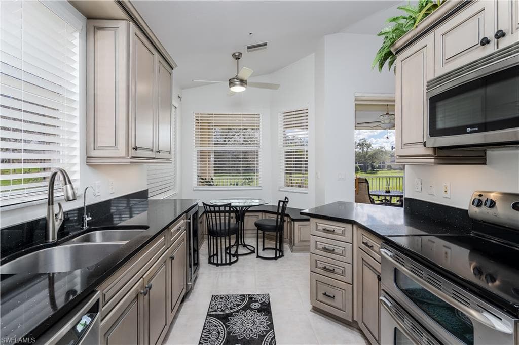 640 Lalique CIR 405 NAPLES, FL 34119