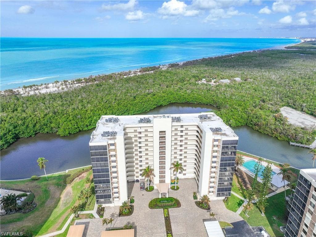 15 Bluebill AVE 805 NAPLES, FL 34108
