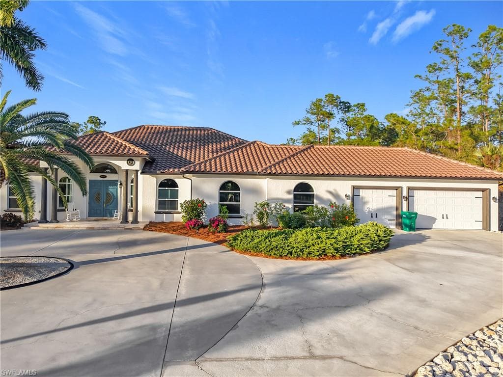 4411 Pine Ridge RD NAPLES, FL 34119