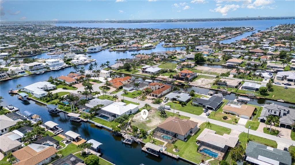 127 SW 52nd TER CAPE CORAL, FL 33914