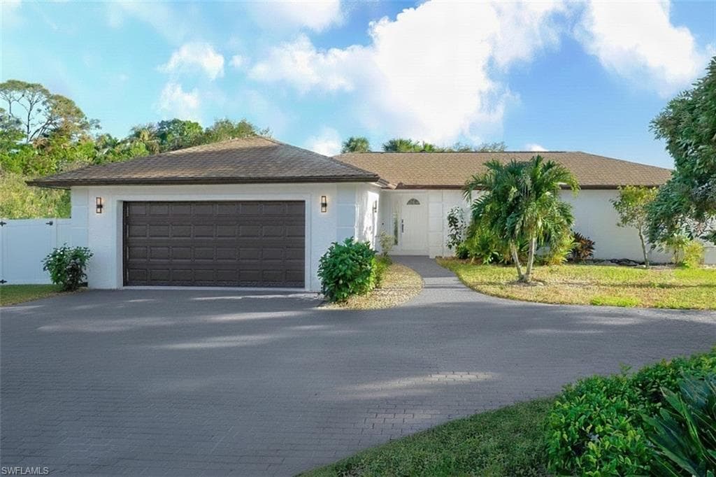 102 Sharwood DR NAPLES, FL 34110