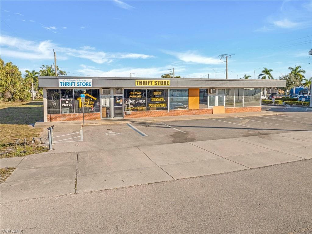 1940 Jefferson Ave, 1937-1945 & 1938-1946 Suwanee AVE FORT MYERS, FL 33901