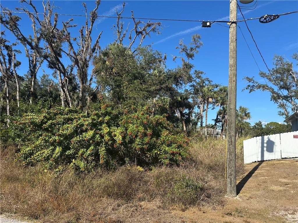 642 Kleinart DR LEHIGH ACRES, FL 33972