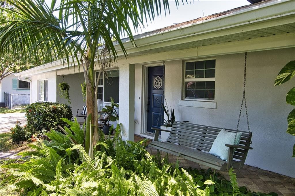 1327 Sunbury DR FORT MYERS, FL 33901