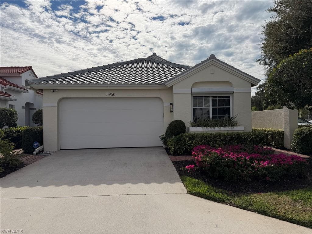 5950 Almaden DR NAPLES, FL 34119