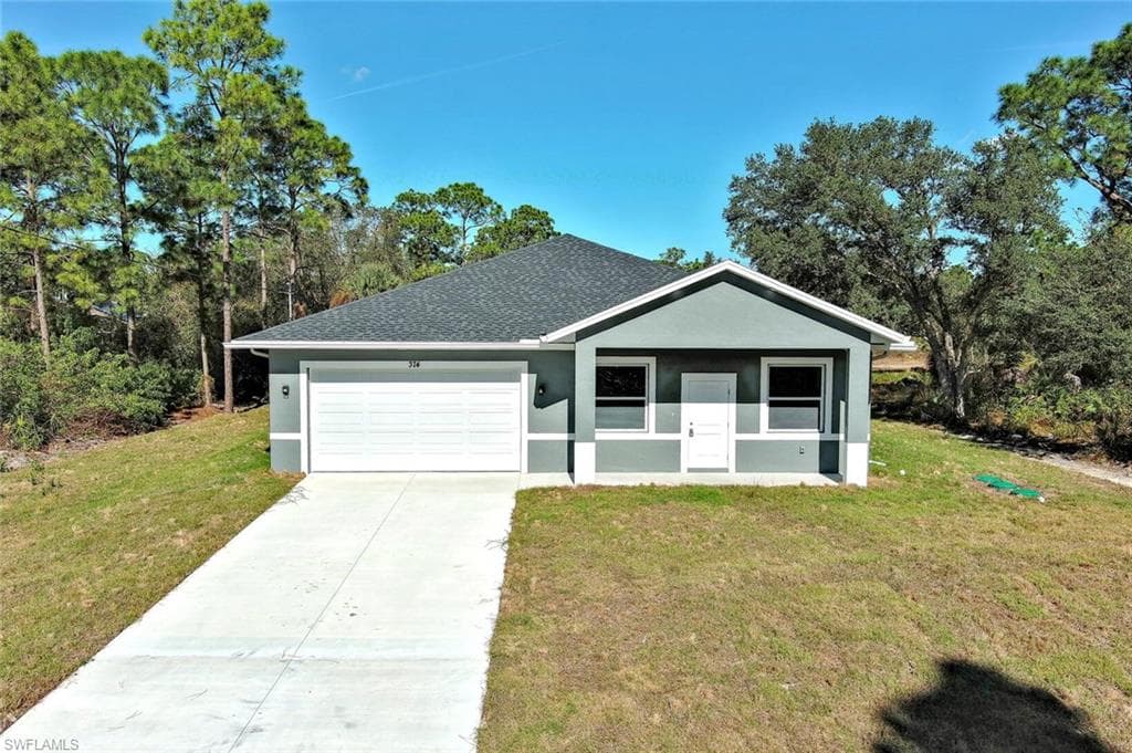 374 Nestle AVE LEHIGH ACRES, FL 33972