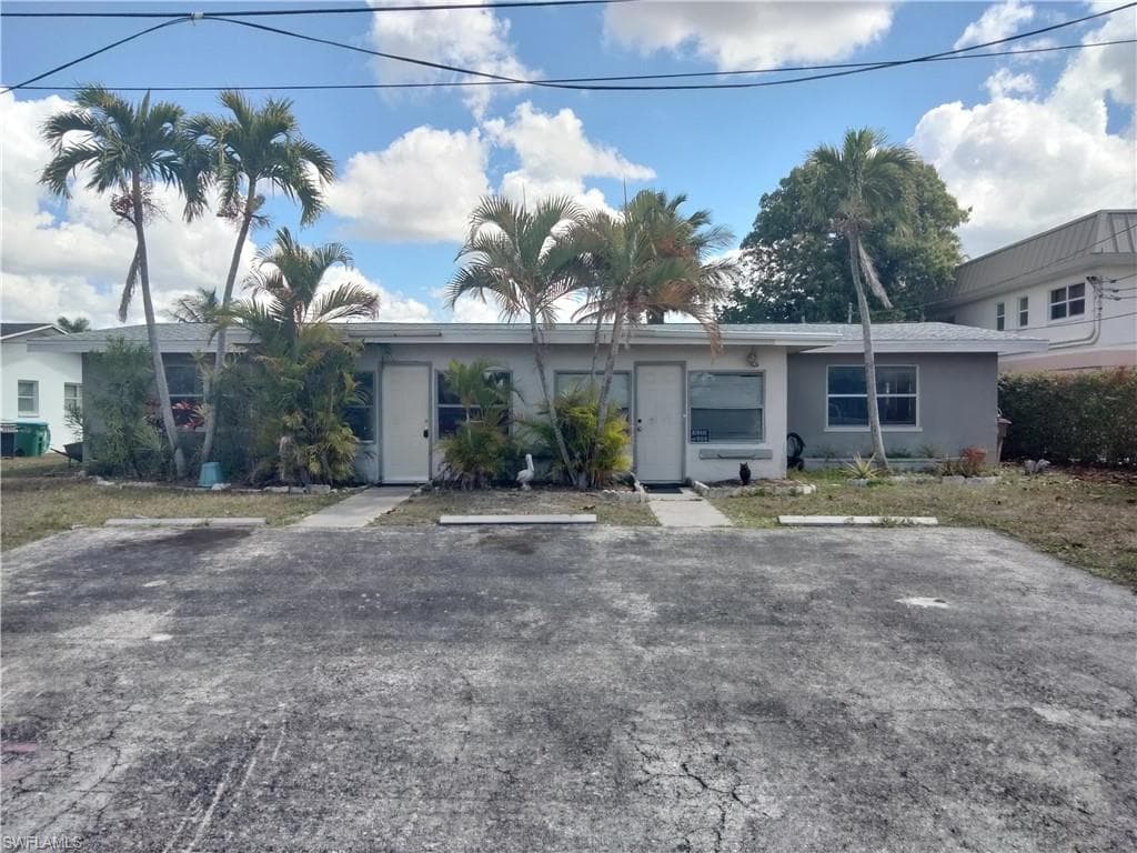 4937 Victoria DR CAPE CORAL, FL 33904