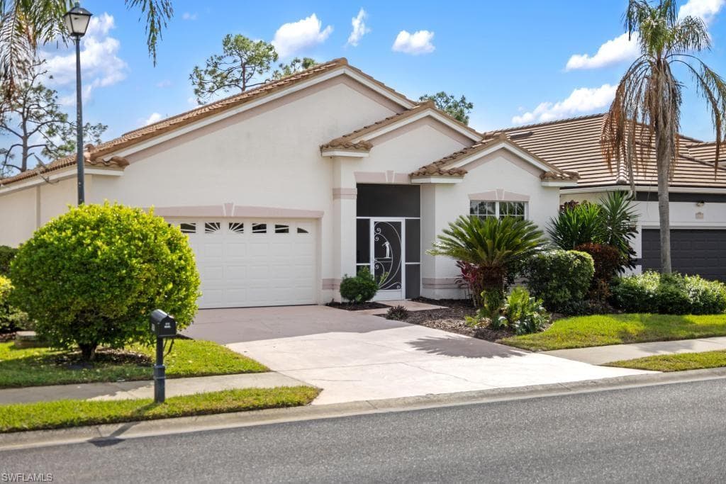 2076 Oxford Ridge CIR LEHIGH ACRES, FL 33973