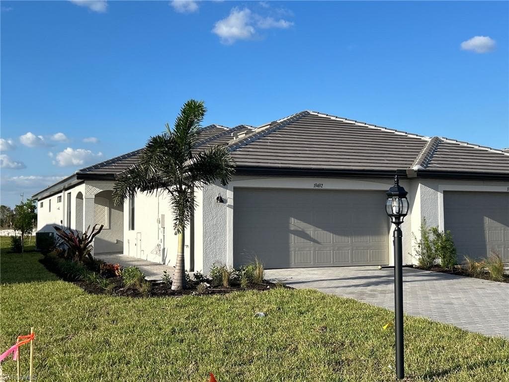 19492 Hinkley DR ESTERO, FL 33928