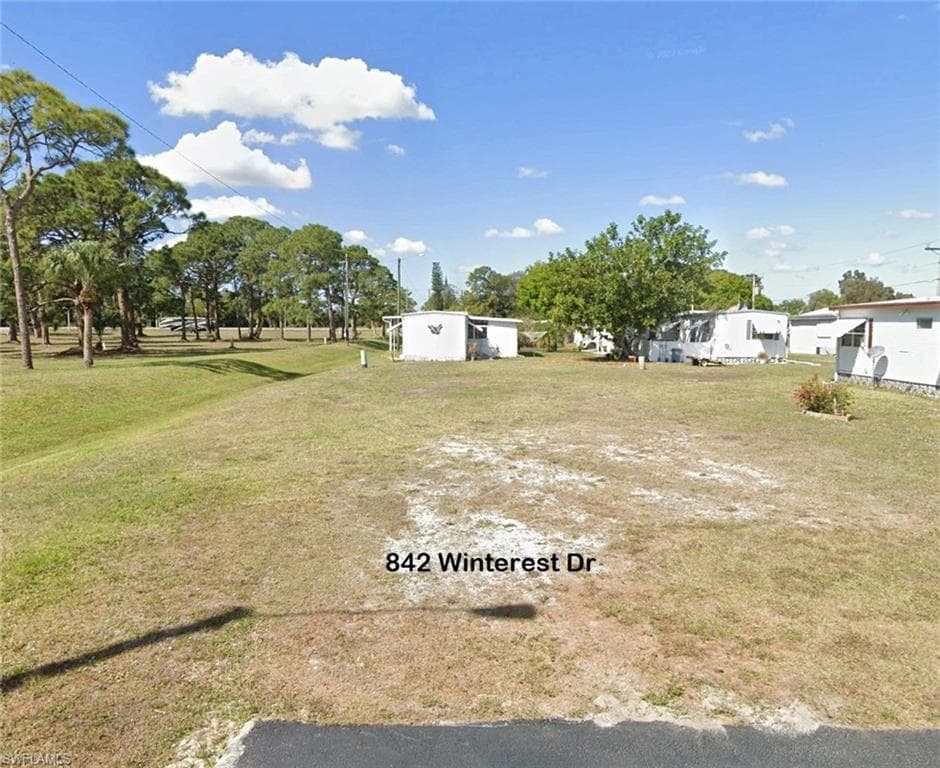 842 Winterest DR NORTH FORT MYERS, FL 33917
