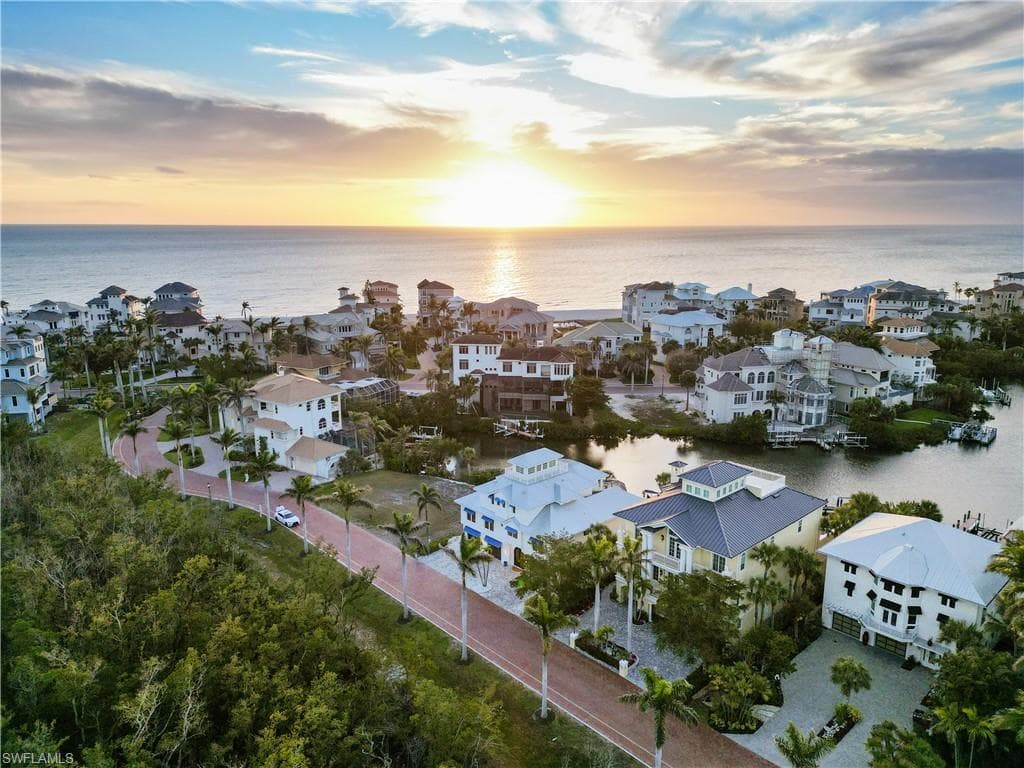 237 Bayfront DR BONITA SPRINGS, FL 34134