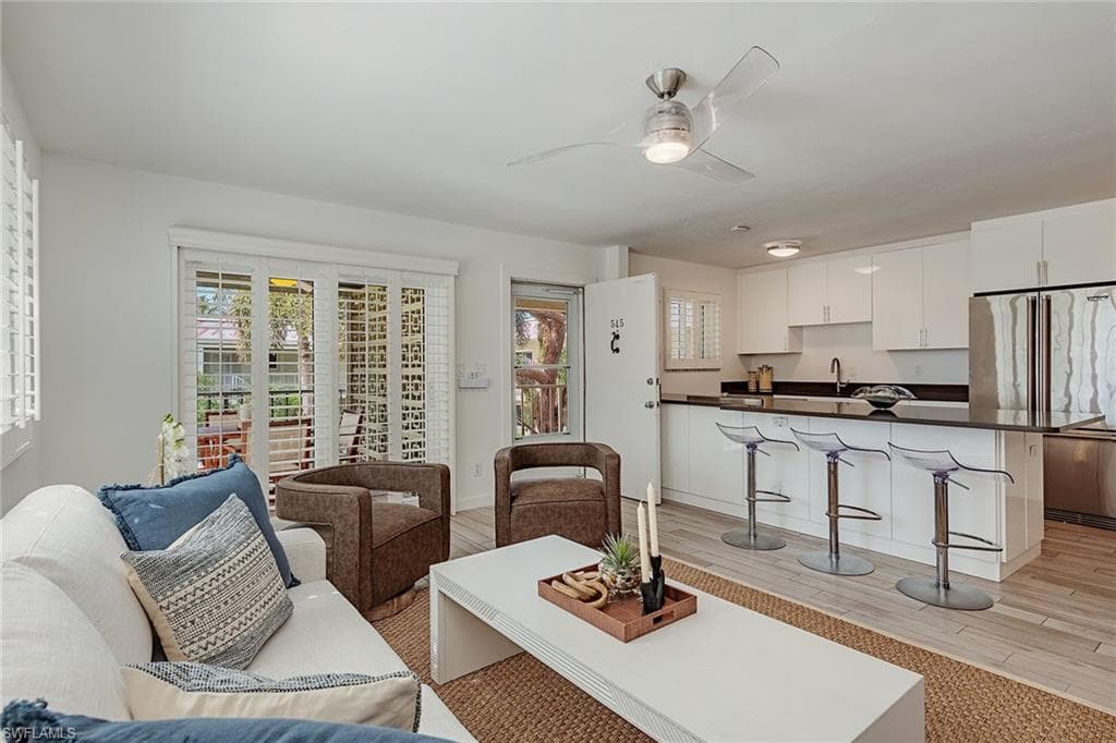 545 Broad AVE S 545 NAPLES, FL 34102