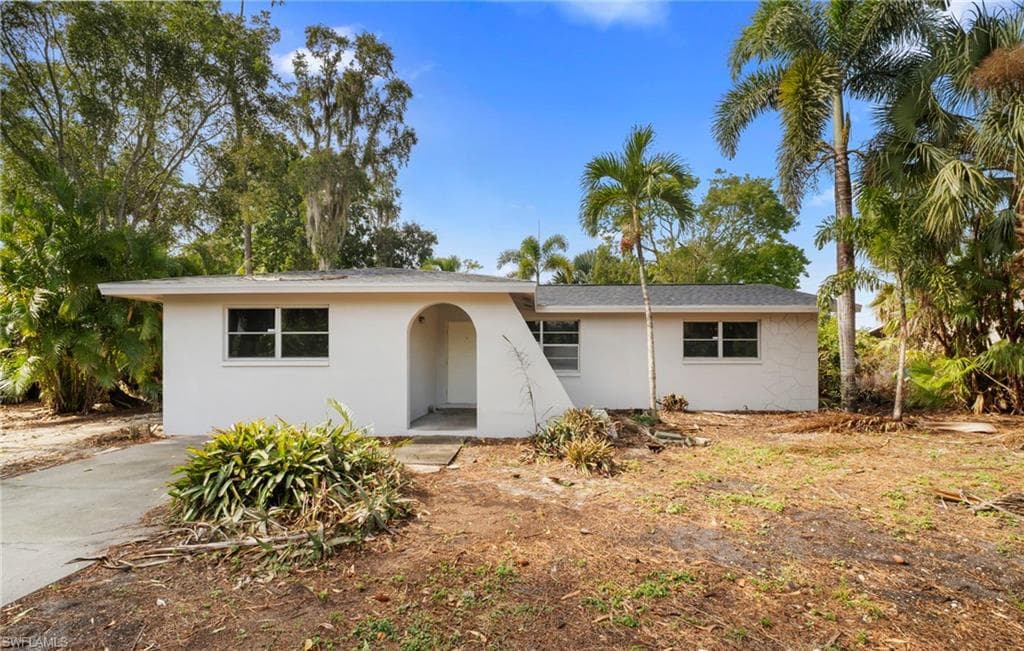 8251 San Carlos BLVD FORT MYERS, FL 33967