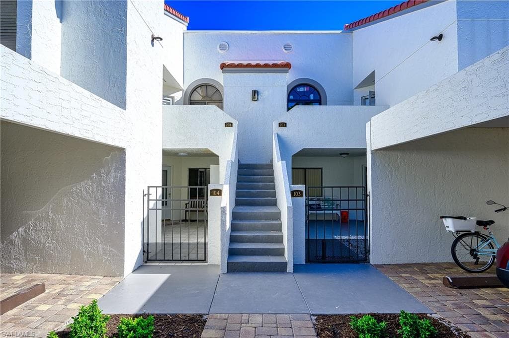 595 Beachwalk CIR M103 NAPLES, FL 34108