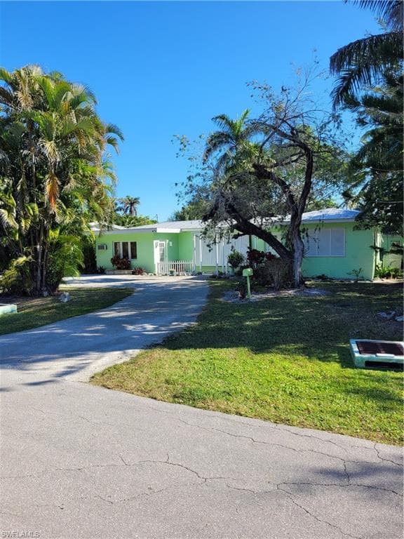 870 Forest AVE NAPLES, FL 34102