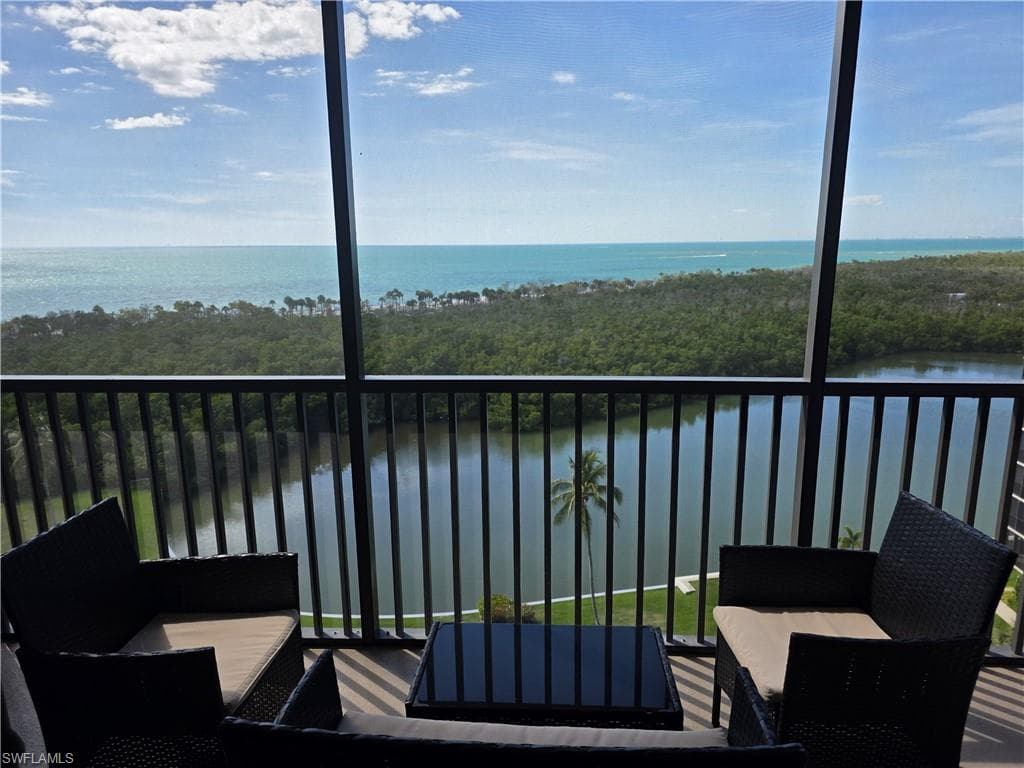 11 Bluebill AVE 1005 NAPLES, FL 34108