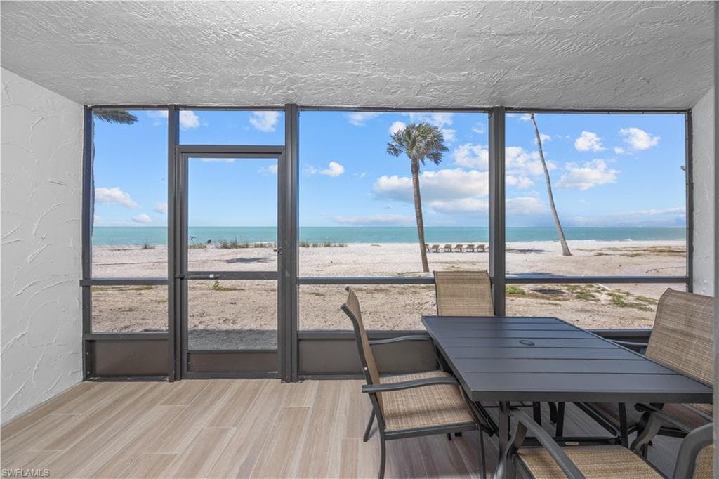 2445 W Gulf DR 4E SANIBEL, FL 33957