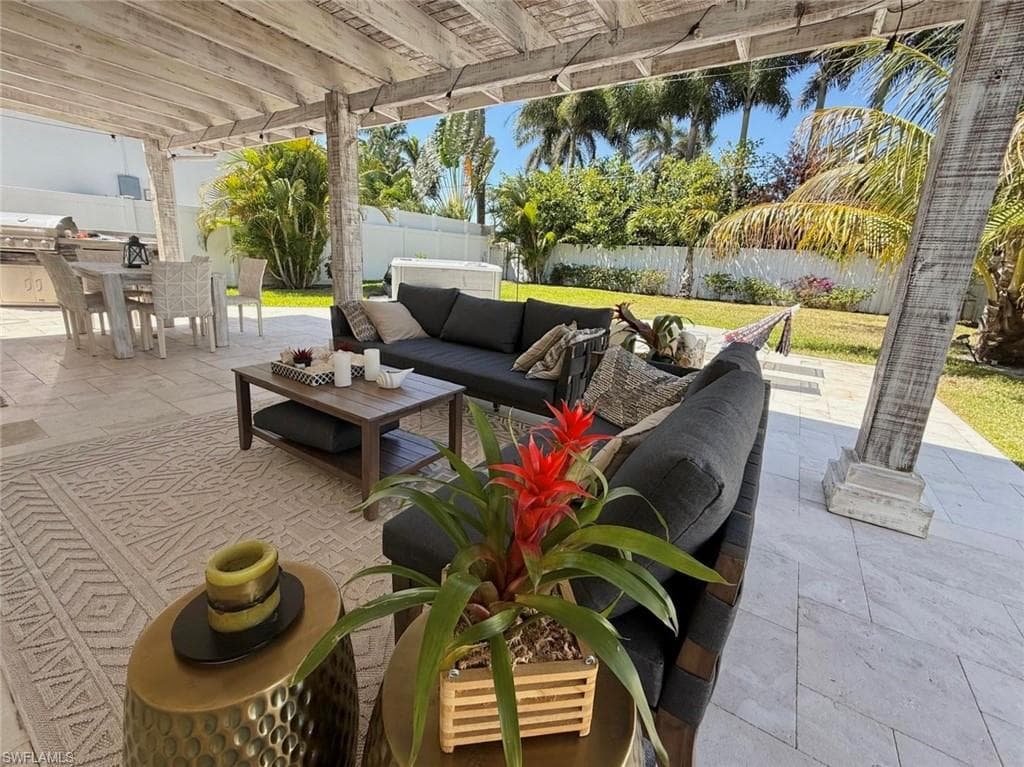 771 94th AVE N NAPLES, FL 34108