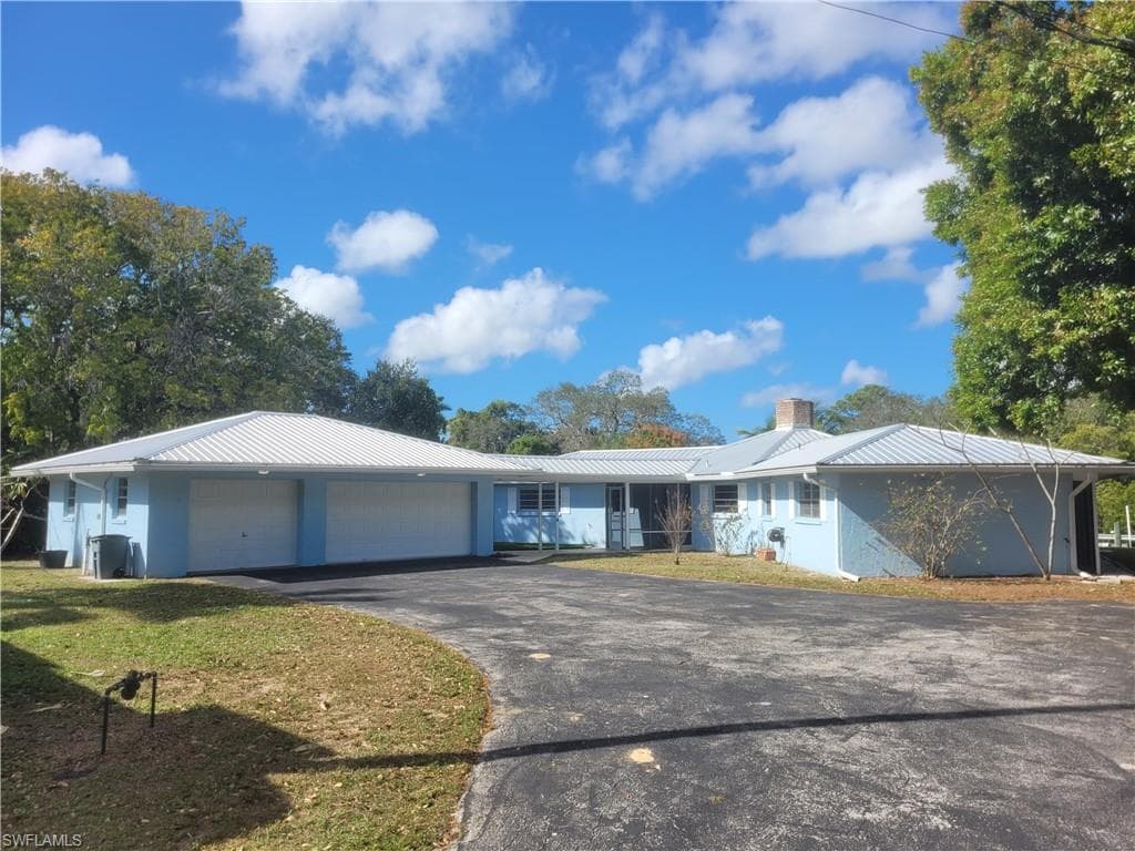 10131 Main DR BONITA SPRINGS, FL 34135