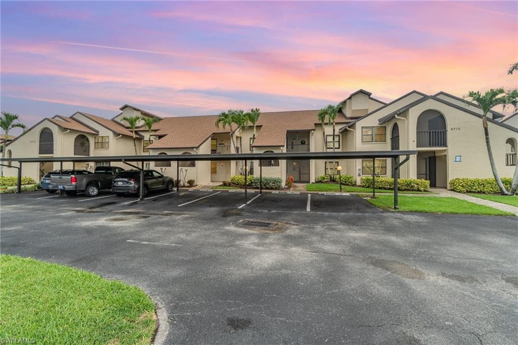 8715 Charter Club CIR 3 FORT MYERS, FL 33919