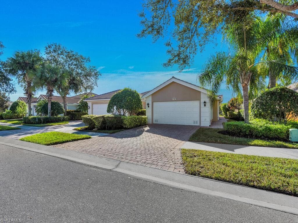 7892 Umberto CT NAPLES, FL 34114