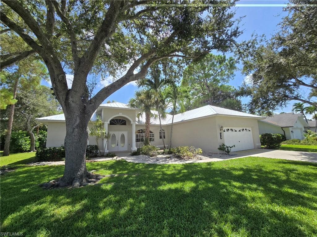 2063 Imperial CIR NAPLES, FL 34110