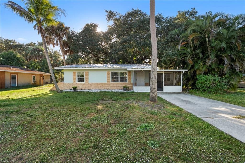 236 delray AVE FORT MYERS, FL 33905