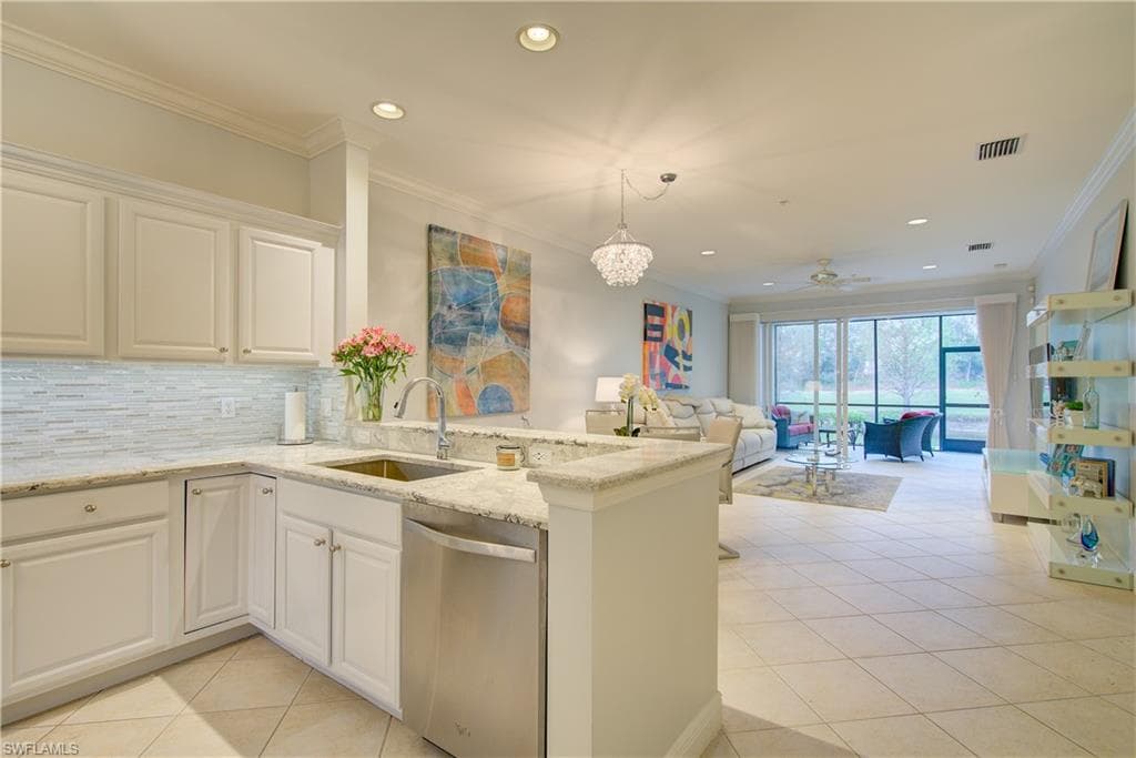 11081 Corsia Trieste WAY 104 BONITA SPRINGS, FL 34135