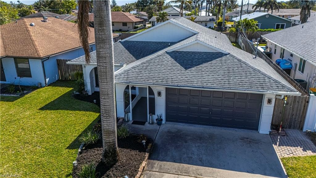 754 105th AVE N NAPLES, FL 34108