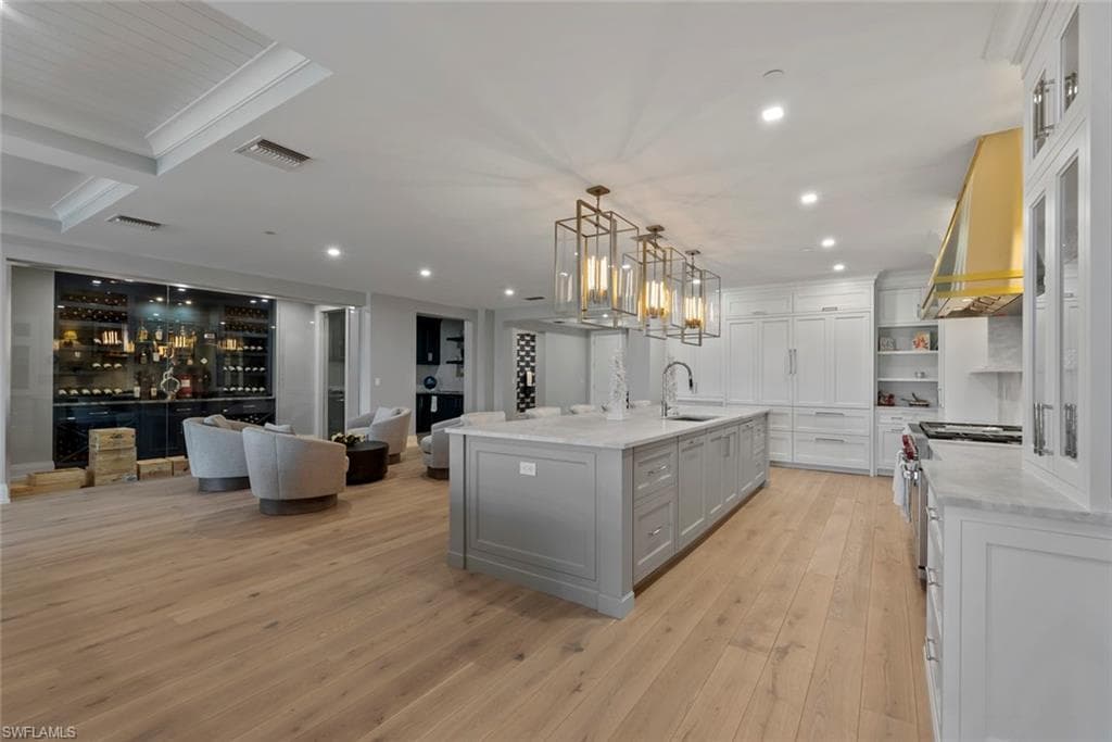 1820 Gulf Shore BLVD N 302-303 NAPLES, FL 34102